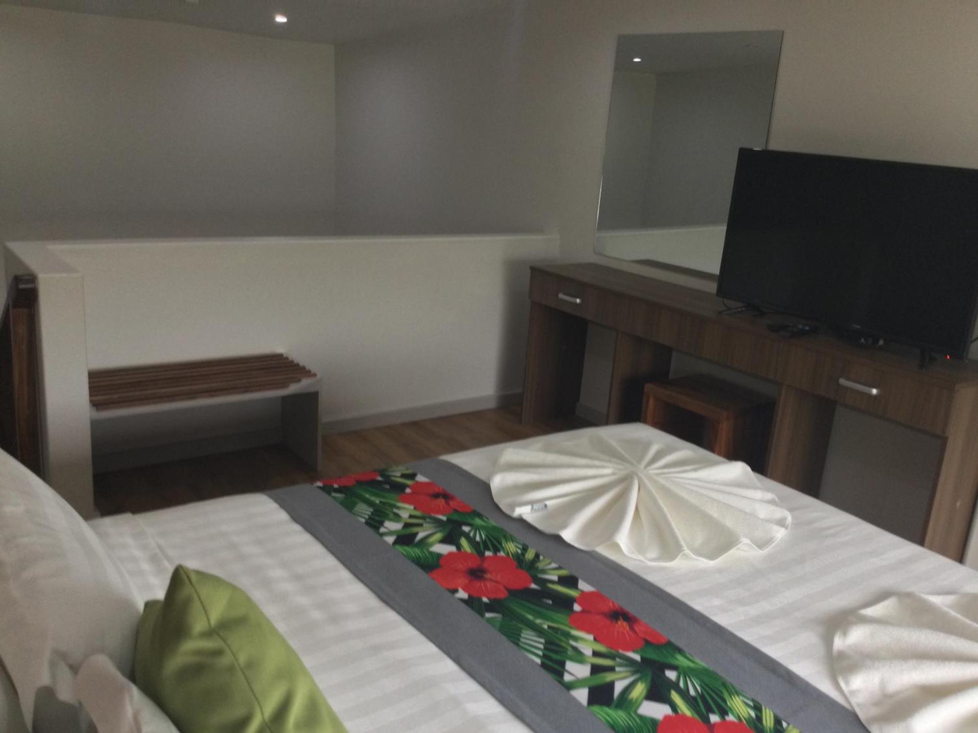 Vualiku Hotel & Apartments Nadi Bagian luar foto